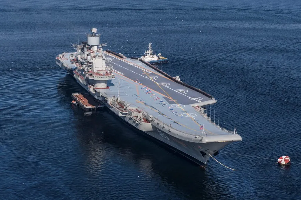 Admiral Kuznetsov လေယာဉ်တင် သင်္ဘောကြီး စစ်ဆင်ရေး ဆင်နွဲနေစဉ်